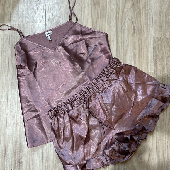 NWOT pajama set size M - Picture 1 of 3